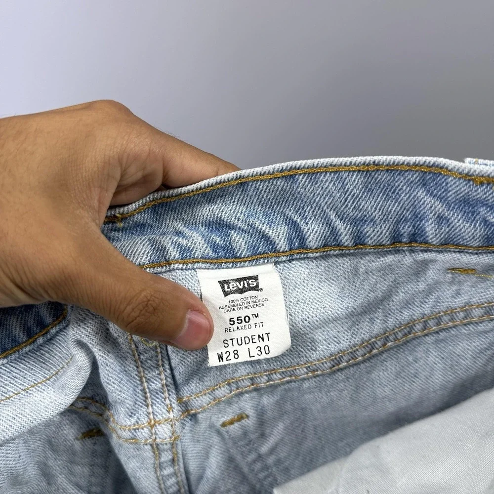 Vintage Levis 550 Student Jeans Mens 28x30 Light Wash Blue Relaxed Fit Tapered